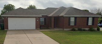 Building Photo - 2404 Thomas St