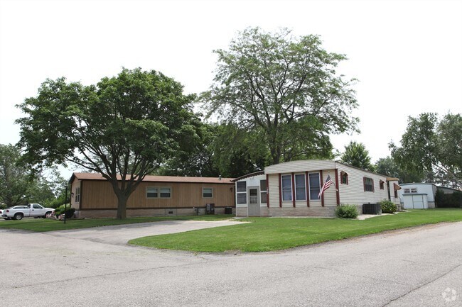 Building Photo - OAKDALE ESTATES PARK & SALES