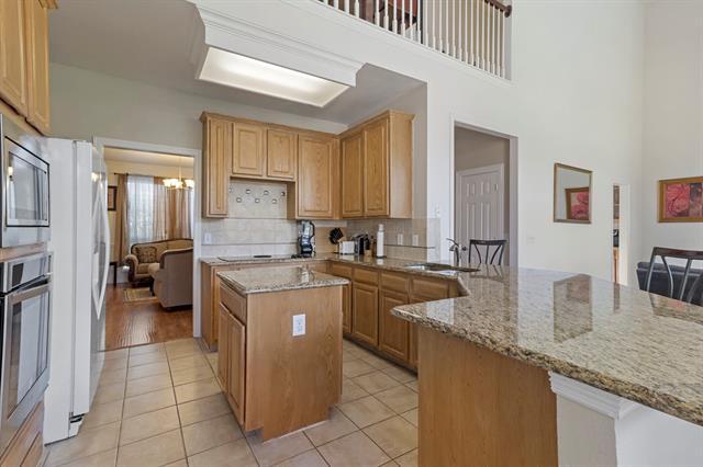 Building Photo - 2209 Micarta Dr