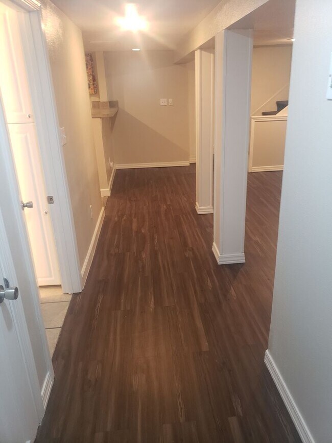 Building Photo - Cute 2 bedroom