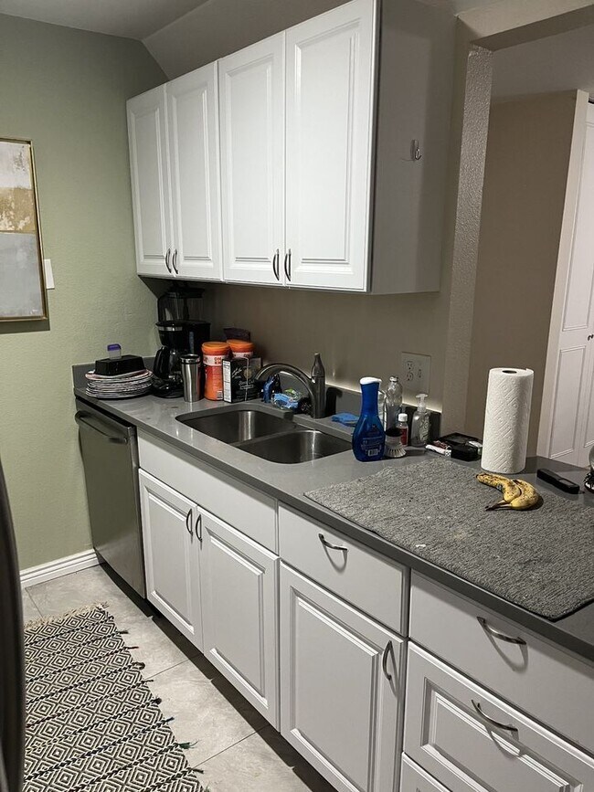 Kitchen - 2227 Canyon Blvd