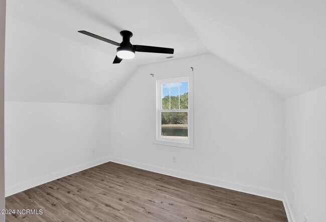 Building Photo - 455 Belvedere Dr