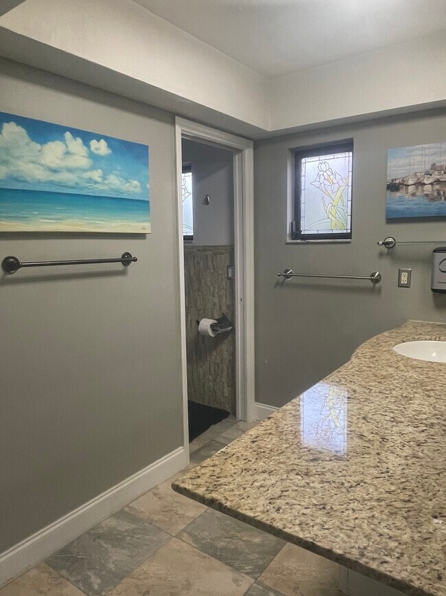 Master Bath - 1809 Academy Blvd