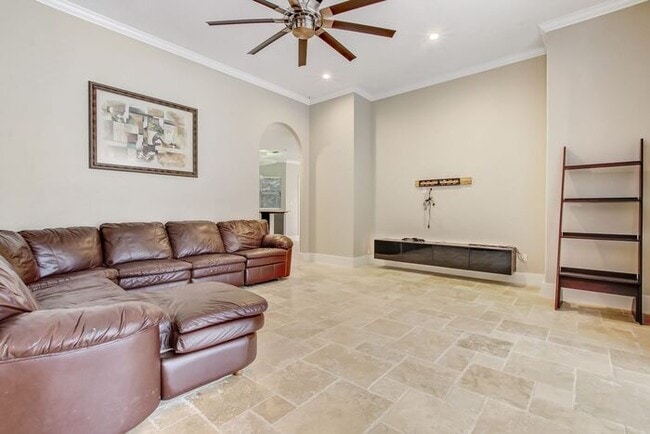 Building Photo - Stunning 5-Bedroom Pool Home on Nearly 2 A...