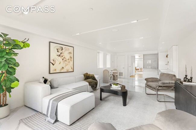 Building Photo - 135 E 38th St