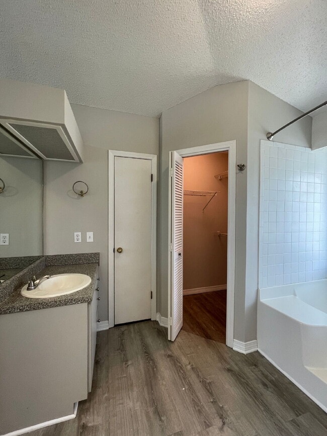 Building Photo - "Charming 3-Bed Oasis with 2 Baths in Prime Panama City Beach Location – 1,423 Sq. Ft. of Serene ...