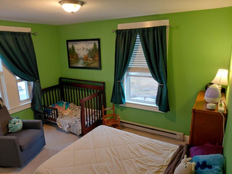 Building Photo - 82 Main St