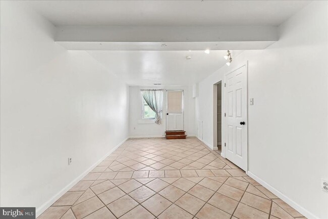 Building Photo - 529 W Marshall St