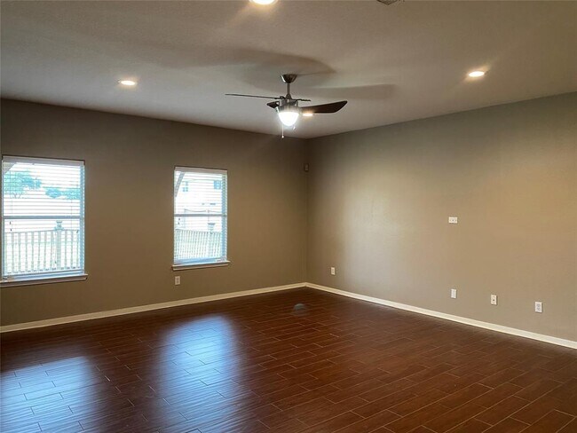 Building Photo - 21515 Kingston Terrace Ln