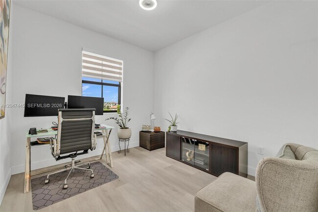 Building Photo - 3538 W 108th St
