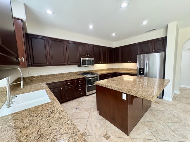Building Photo - 6071 Paseo Pradera