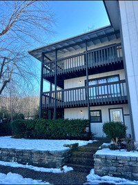 Building Photo - Hillside Apartments