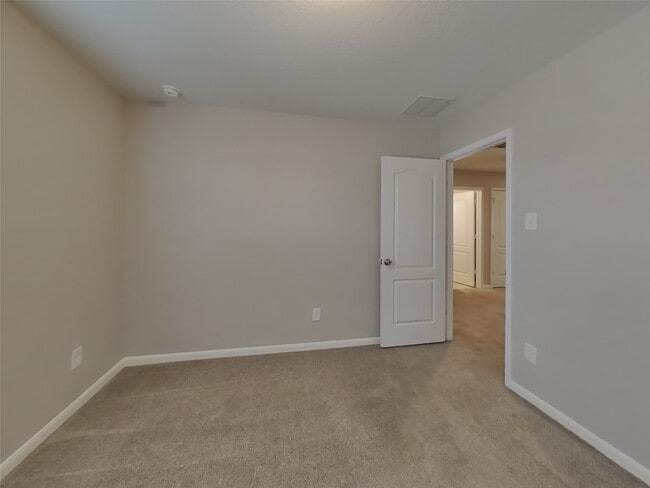 Building Photo - 5342 Castle Discordia St