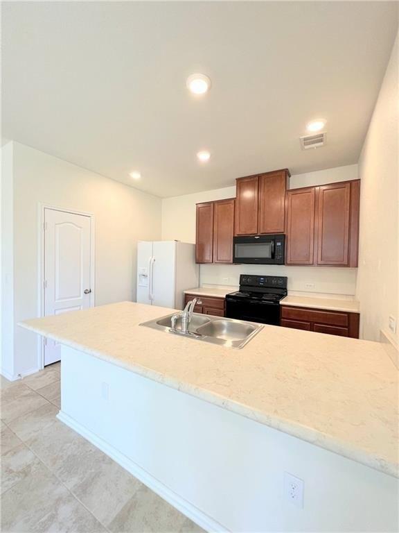 Building Photo - 901 Solitude Dr