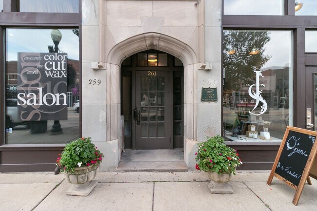 Building Photo - Second Floor Two Bedroom 1 Bath Unit Available