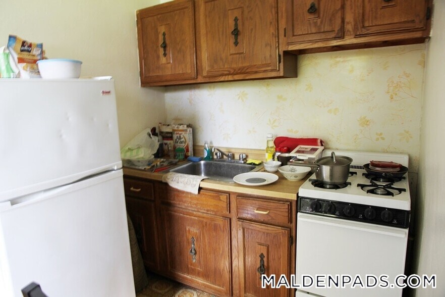 Building Photo - 349 Pleasant St