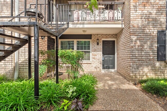 Building Photo - 7900 Westheimer Rd