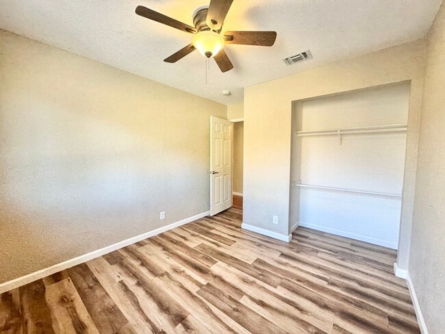 Building Photo - Beautiful 4 Bedroom Single Story For Rent In Roseville!