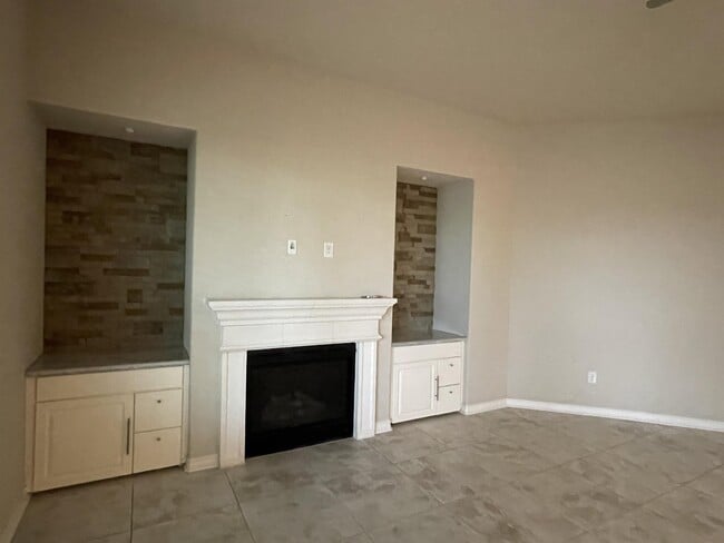 Building Photo - 2826 Winter Gorge