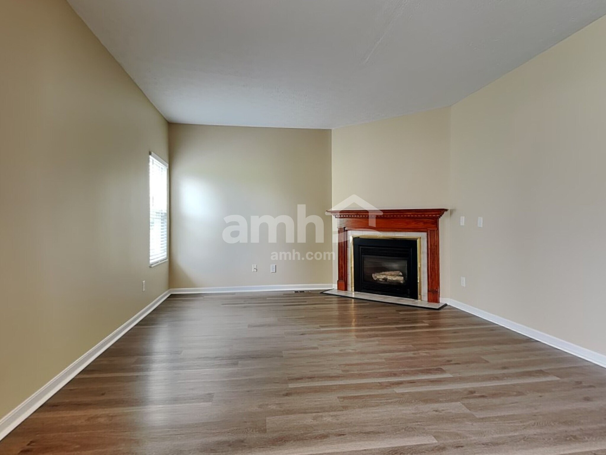 Building Photo - 4558 Randall Dr