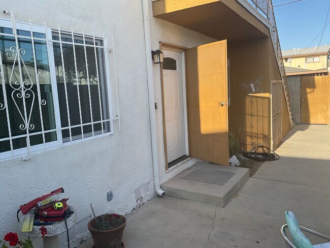 Building Photo - 12520 Oxford Ave