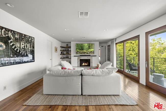 Building Photo - 2035 De Mille Dr