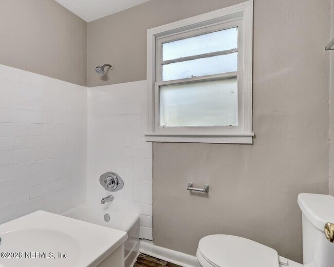 Building Photo - 1901 Pullman Ct