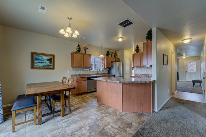 Building Photo - 9711 Desert Lily Cir