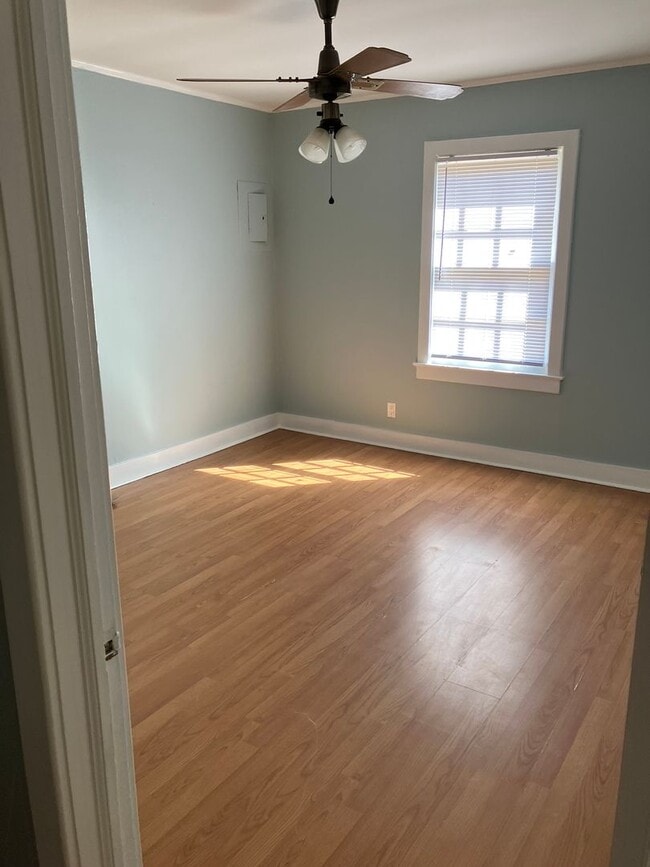 Building Photo - Gulfport 2 Bedroom