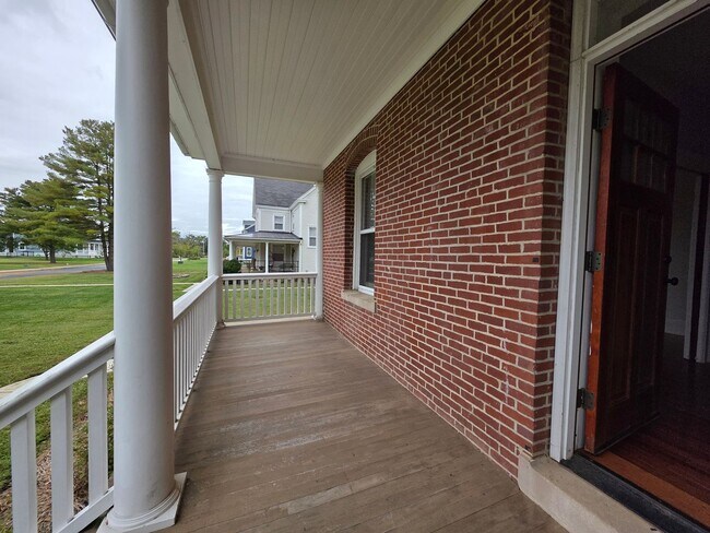 Building Photo - 1306 Officers Row