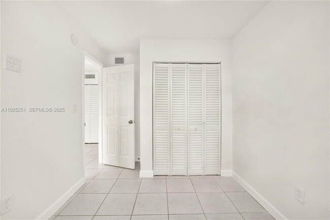 Building Photo - 3620 SW 114th Ave