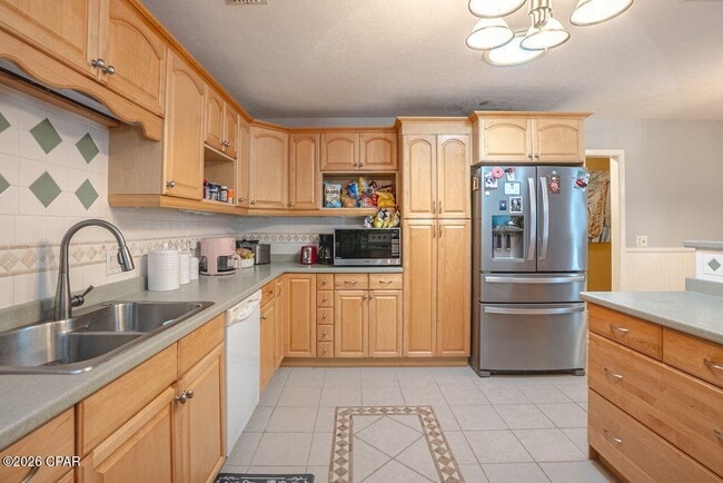 Building Photo - 6224 Seminole Dr