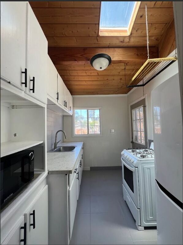 Building Photo - 4212 J St