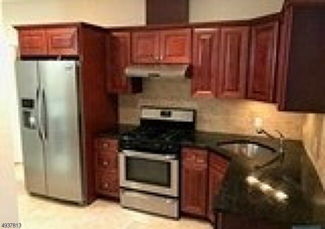 Building Photo - 106 3rd Ave