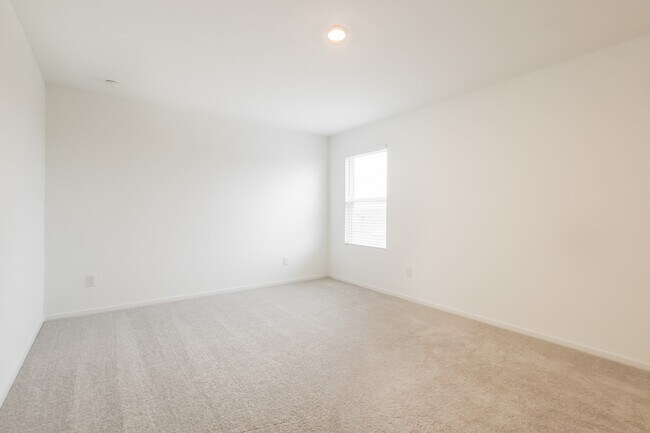 Building Photo - 303 Bush Mdw Ln