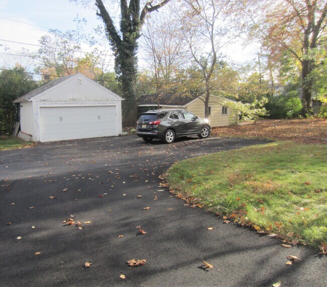 Building Photo - 33 Montclair Ave