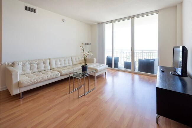 Building Photo - 19501 W Country Club Dr