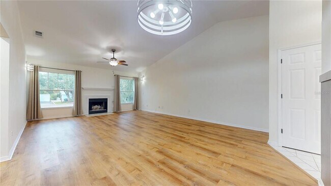 Building Photo - 315 S Edison Ave
