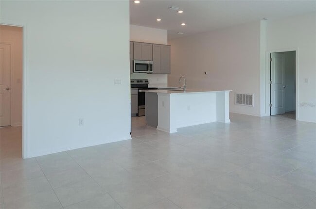 Building Photo - 321 Loch Ct
