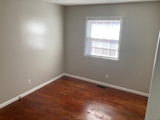 Building Photo - 2208 Winterberry Dr