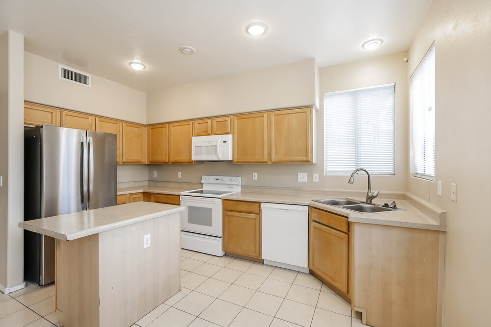 Building Photo - 1316 E Thunderhill Pl