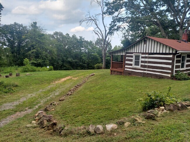 Building Photo - 4211 Yellow Mountain Rd