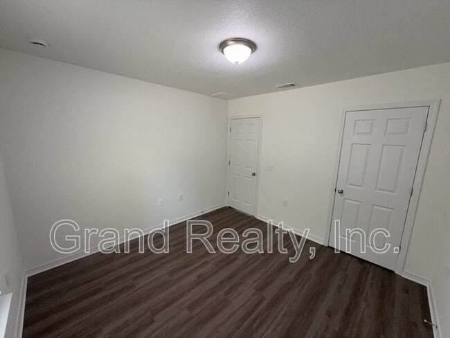 Building Photo - 5206 McCallister St