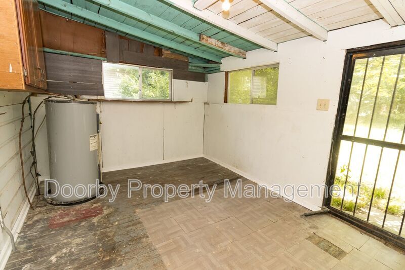 Building Photo - 3112 6th Ave