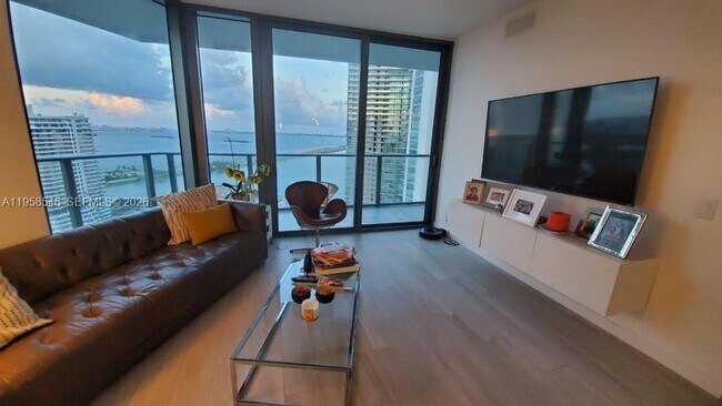 Building Photo - 501 NE 31st St