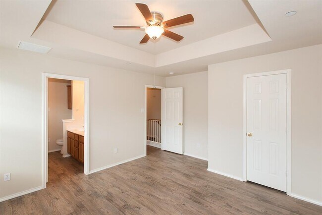 Building Photo - 9201 Brodie Ln