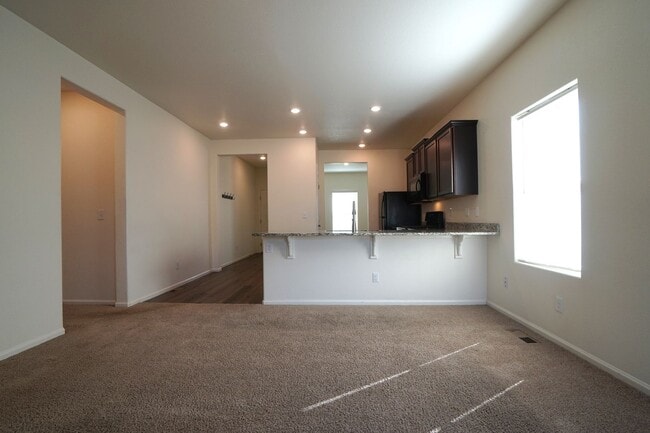 Building Photo - 6214 Meadowbank Ln