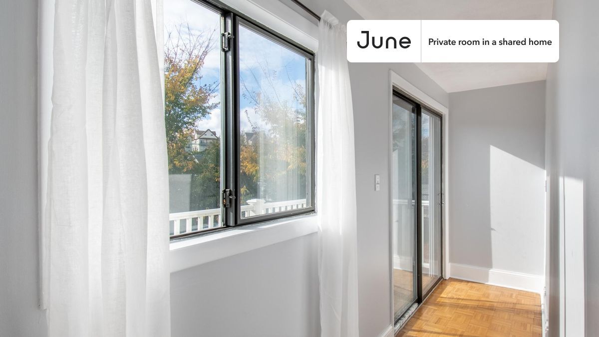 Building Photo - Room in Shared 4 bed/1.5 bath home in Somerville
