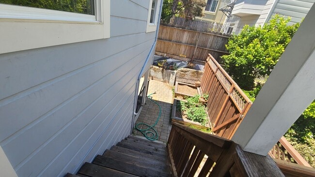 Building Photo - Updated top of the line Edwardian House in...