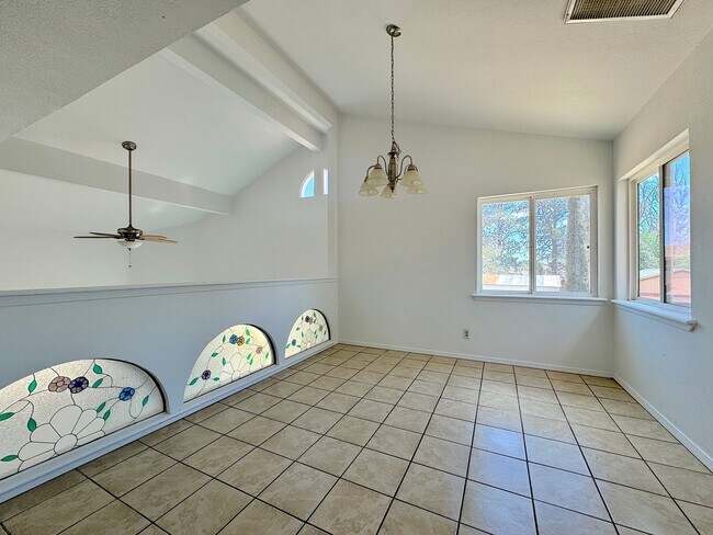 Building Photo - Northeast El Paso 3 Bed Refrig A/C split T...